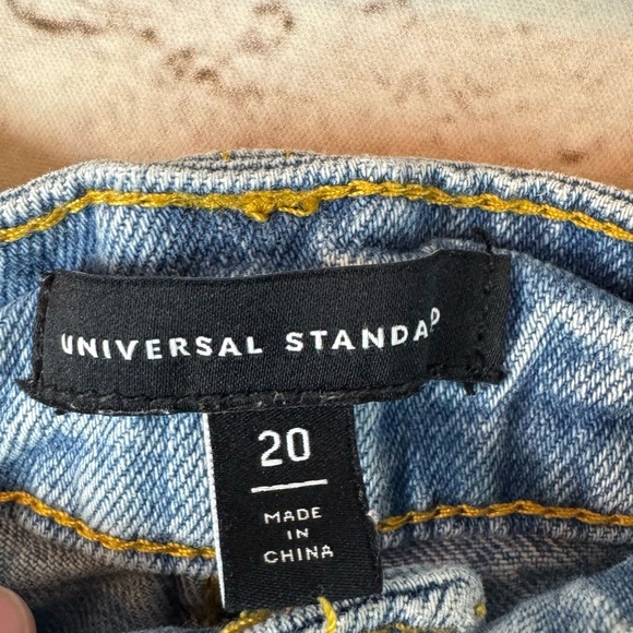 Universal Standard Women's High Rise DenimJeans Size 20 100% Cotton Medium Wash - Picture 2 of 7